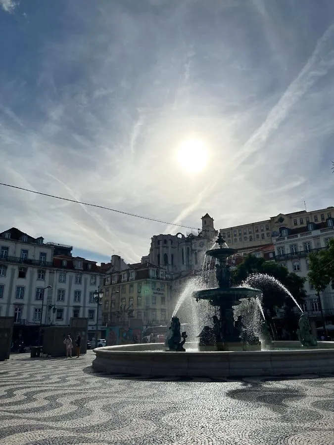 Quarto Privativo Com Banheiro Compartilhado Lisboa 0*,